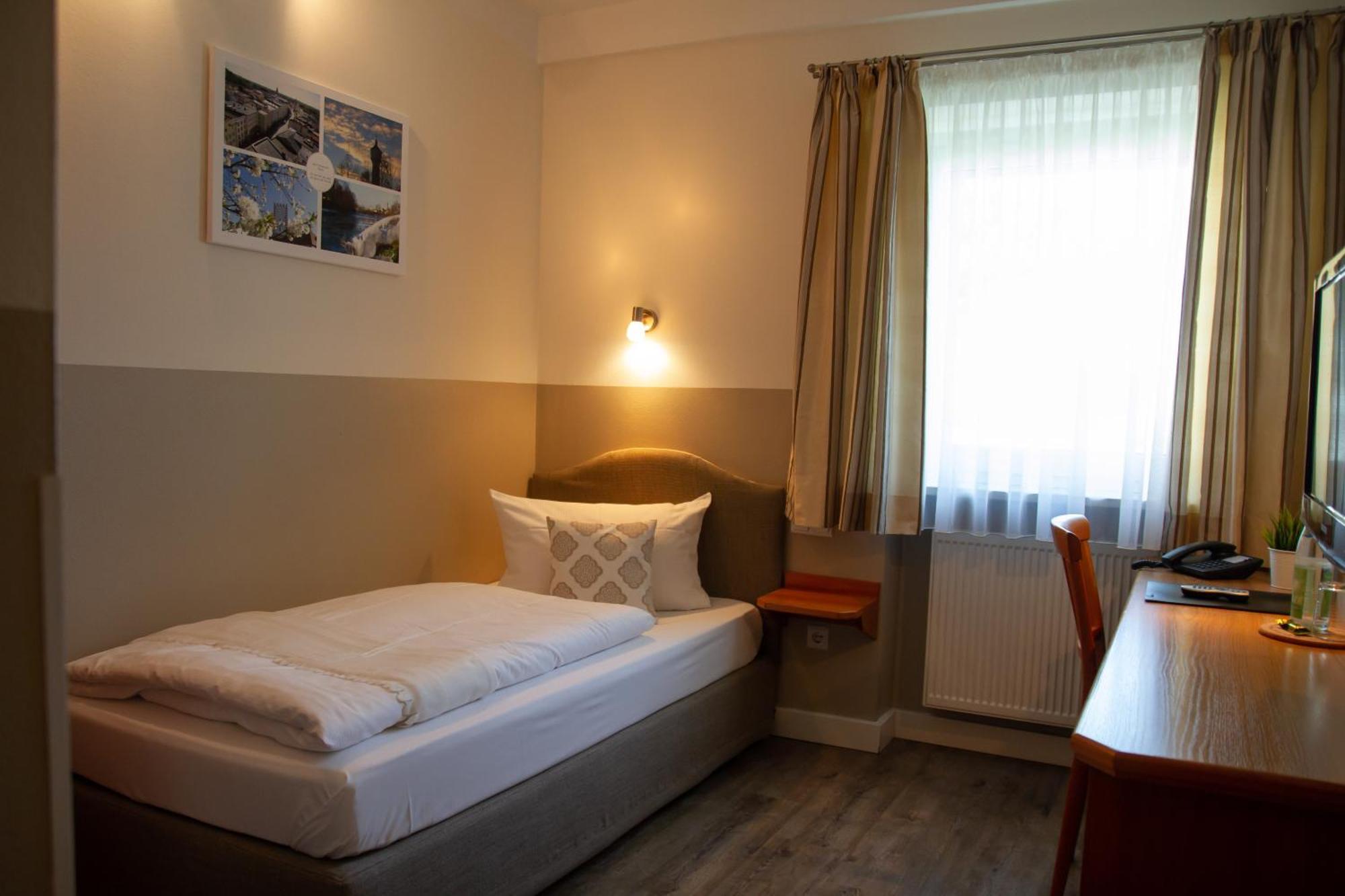 Hotel Bastei Mühldorf Екстериор снимка
